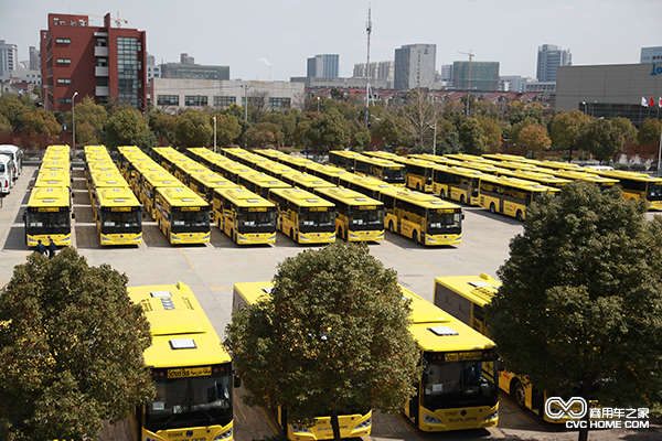 申龍校車進(jìn)入沙特市場 校車研究